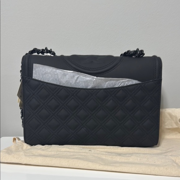 Tory Burch Black Leather Shoulder Bag with Gold Accents - Picture 3 of 4